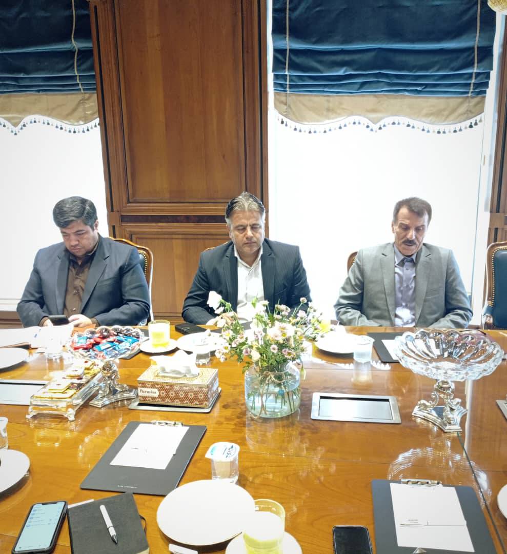 نشست سرمایه گذاری مدیران سازمان منطقه آزاد بانه ـ مریوان با نمایندگان دفتر منطقه ای مرکز صادرات روسیه در ایران برگزار شد.